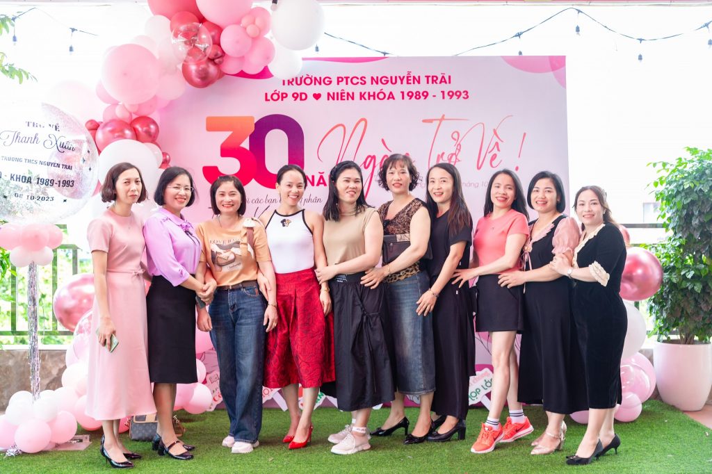 họp lớp tại nhà hàng